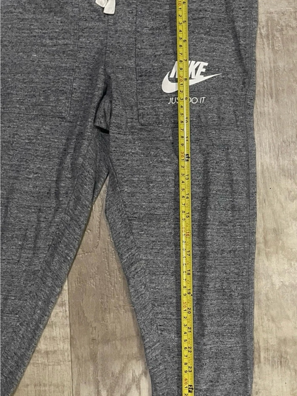 Nike Women's Heather Gray Capri Jogger Pants - Picture 8 of 9